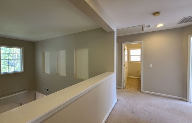 5 beds, 3 baths, $2,695