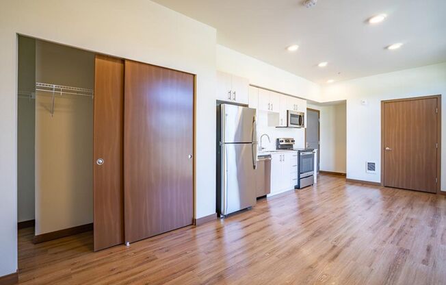 Studio, 1 bath, 310 sqft, $1,295, Unit 401