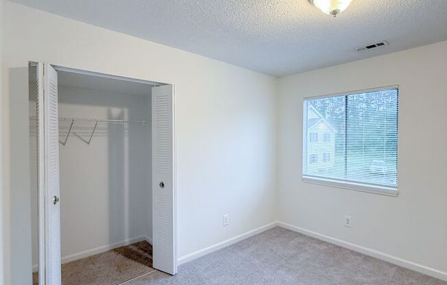 2 beds, 1 bath, 800 sqft, $1,025, Unit B5