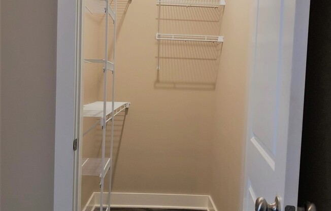 1 bed, 1 bath, 780 sqft, $960, Unit 413