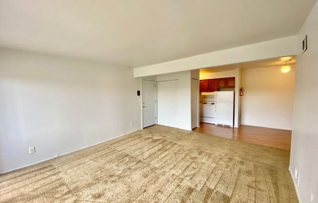 2 beds, 1 bath, 1,000 sqft, $1,295, Unit #14