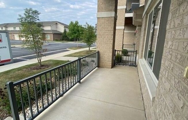 2 beds, 2 baths, 1,163 sqft, $2,068, Unit 2201-101