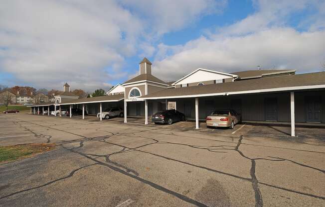 Apartments with a carport in Kalamazoo. Apartments near WMU with a carport
