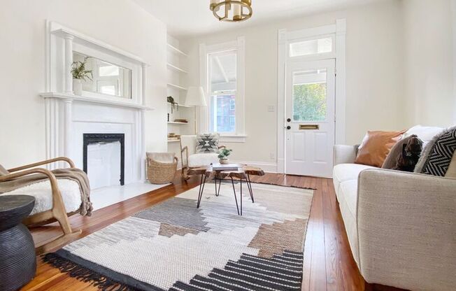176 E 2 AVE
