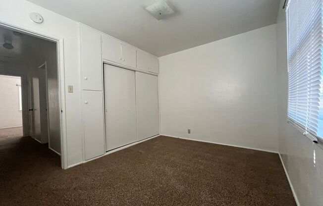 2 beds, 1 bath, $1,900