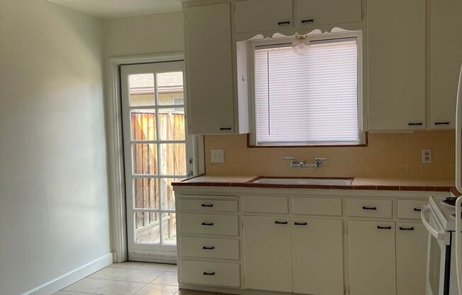 514 W. Iris Ave.
