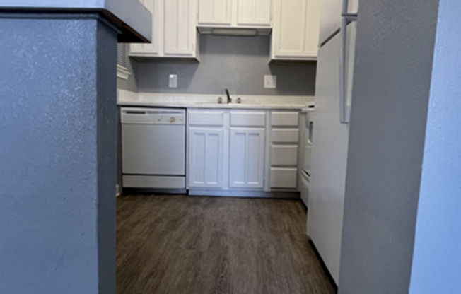 1 bed, 1 bath, 470 sqft, $749, Unit 721