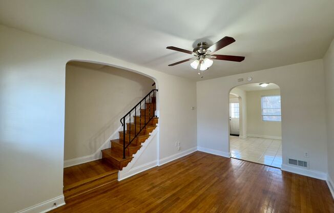 Charming 2 Bedroom/1 Bathroom Townhome in Medford!