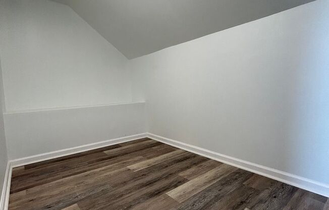 3 beds, 1.5 baths, $1,600, Unit 4053 Parrish St
