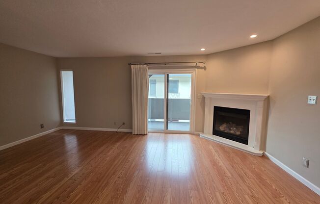 Spacious 2BR Condo with Central A/C, Bonus Room & Huge Storage – Walk to Burlingame Avenue
