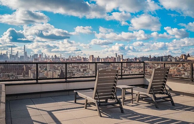 3 beds, 2 baths, $4,850, Unit 1103B