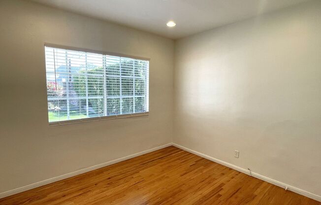 Beautiful 3 bedroom + 1 Bath House for Rent in North Hollywood