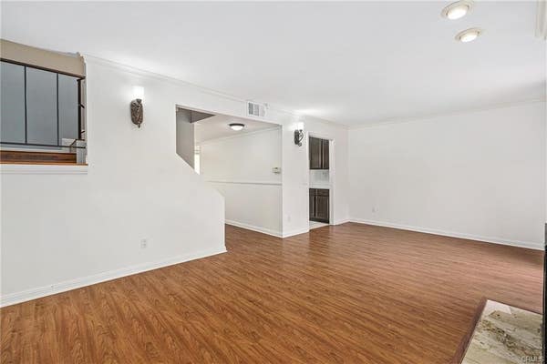 10125 DESOTO AVE