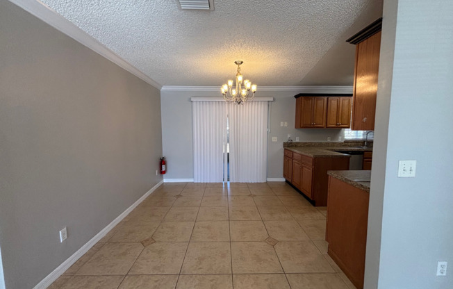 3 beds, 2 baths, $1,650