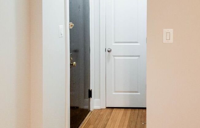 1 bed, 1 bath, 560 sqft, $1,975, Unit 516-120