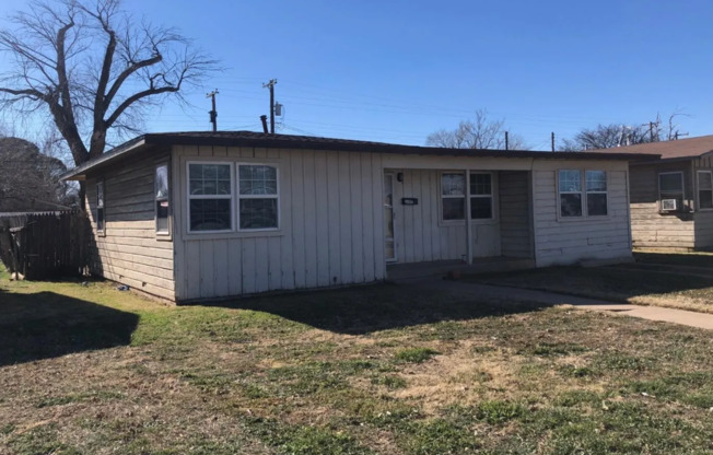 Cozy 3 Bed, 1 Bath Single Family Home in Lubbock, TX