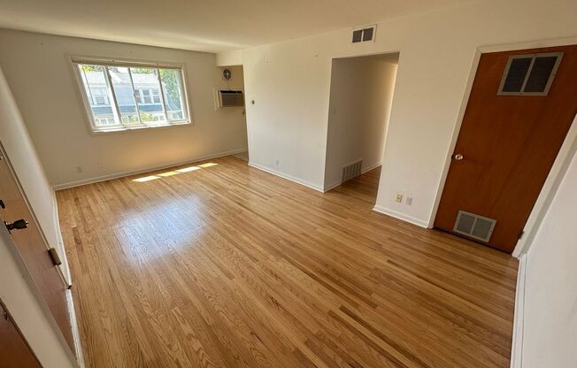 Lansing St 1715