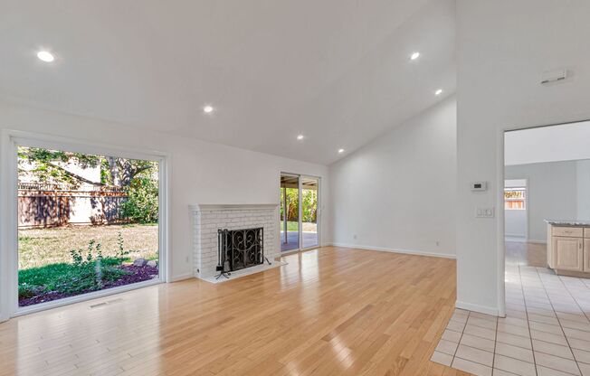 Fabulous 3BR 2BA Single Family Los Altos Home
