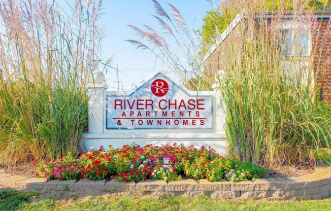 River Chase Apartments monument sign