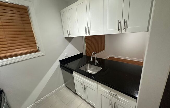 Recently renovated 2br in Coral Gables