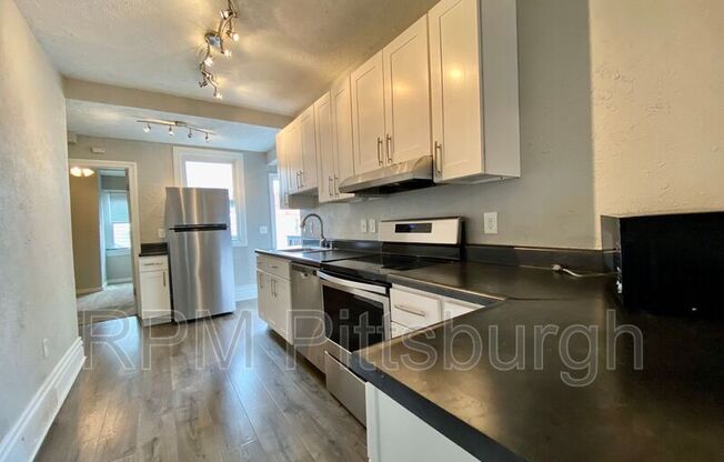 2335 SARAH ST
