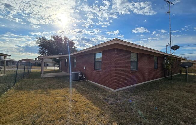 3 beds, 2 baths, 1,308 sqft, $1,295, Unit 3101 Honeysuckle Cir - B