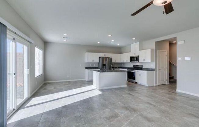 SHOWS LIKE NEW! GORGEOUS!