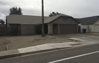 3 bed 2 bath POOL Home!