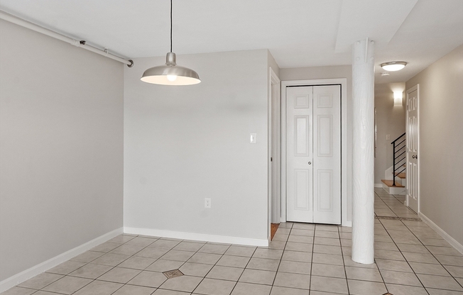 2 beds, 1.5 baths, 1,518 sqft, $2,400, Unit 619