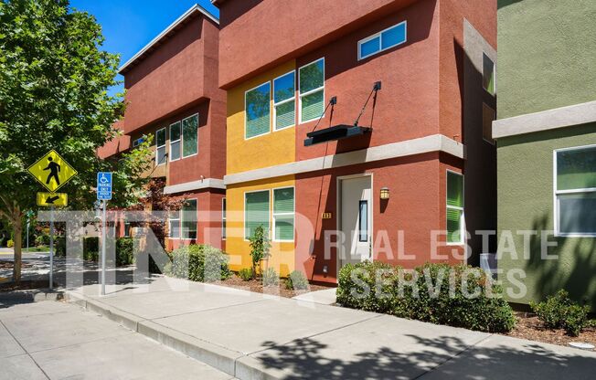 883 GRAPHITE LN