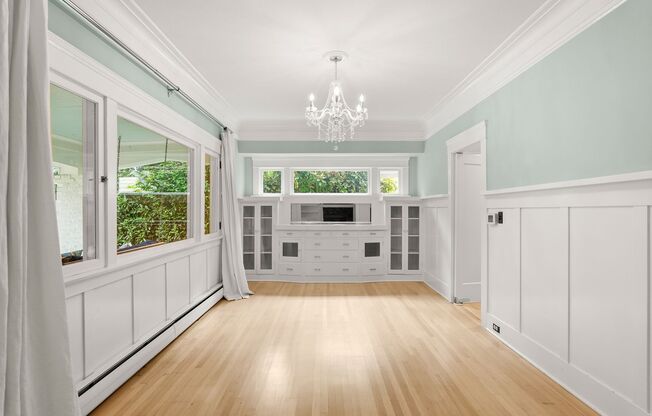 Stunning Portland Heights Craftsman for Rent – Park-Like Setting | 3 Bed | 3 Bath