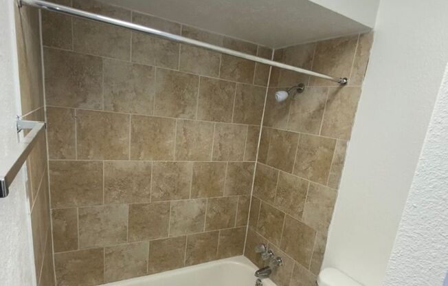 1 bed, 1 bath, 609 sqft, $1,155, Unit 216