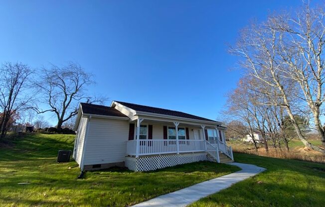 SUBLEASE through May 2026 3 Bedroom 2 Bath-Beautiful Views