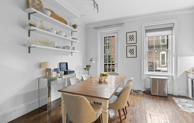 4 CAZENOVE ST