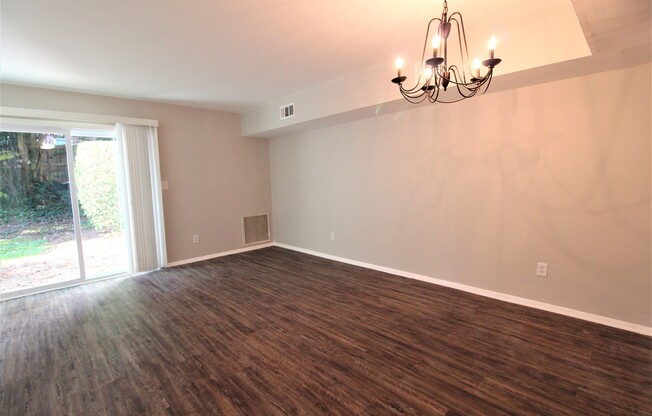 2 Bedroom Townhome in Cotswold!
