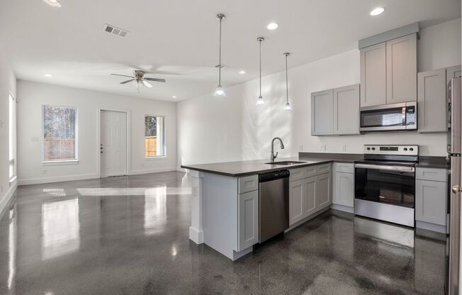 Modern Style Duplex in East San Antonio!