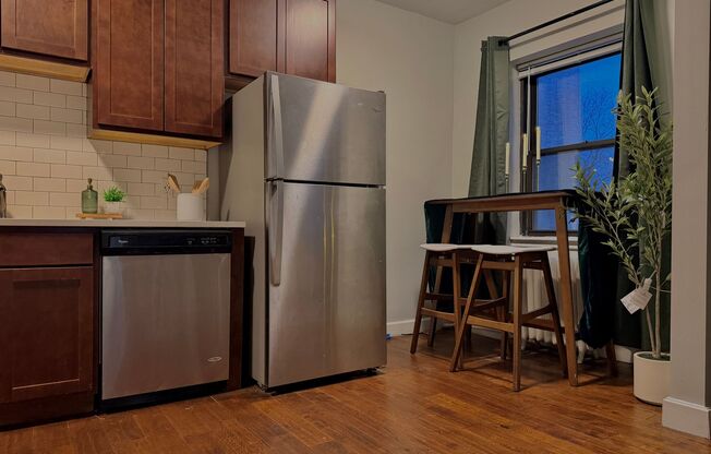Studio, 1 bath, 500 sqft, $1,075, Unit Unit 206