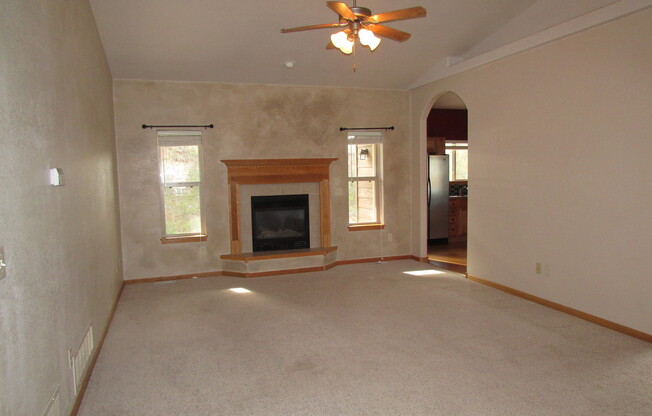 3 BEDROOM | 3 BATH | DOUBLE CAR GARAGE | TOWNHOME IN RED ROCK ESTATES