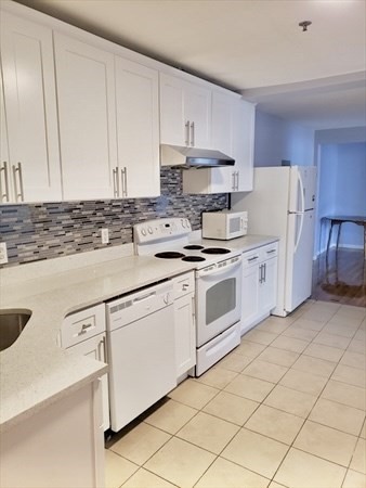 661 MAIN ST
