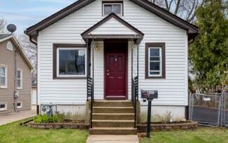 857 N AVE