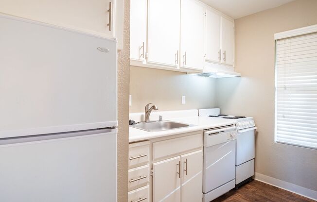 1 bed, 1 bath, $1,295, Unit 53