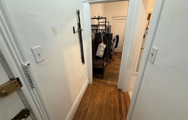 Studio, 1 bath, 290 sqft, $2,295, Unit 25