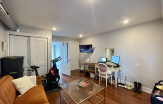 1 bed, 1 bath, $1,395, Unit Apt 21