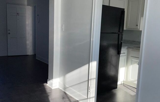 1 bed, 1 bath, $1,075, Unit 52