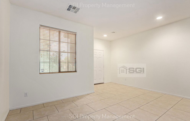 6414 S 72 LN