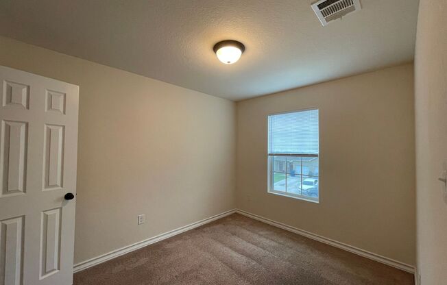 3 beds, 2.5 baths, $1,400, Unit 2