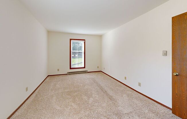 2 beds, 1 bath, 980 sqft, $1,750, Unit 7740CB