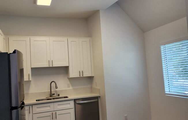 3 beds, 2 baths, 1,000 sqft, $2,900, Unit 10