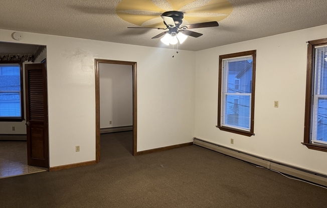 3 beds, 1 bath, 1,000 sqft, $1,500, Unit 2