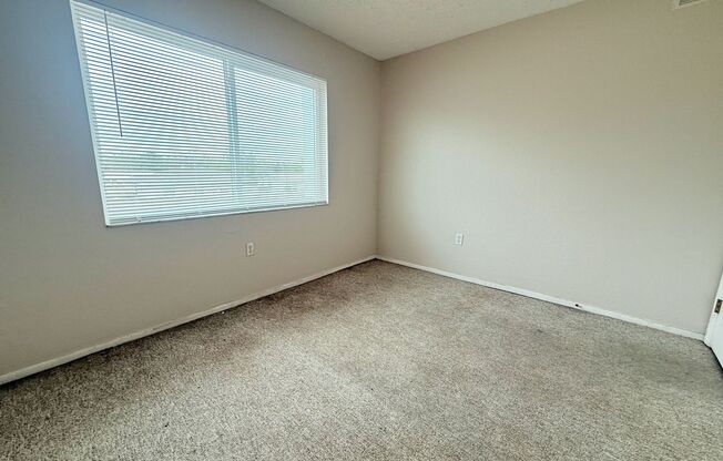 2 beds, 1 bath, $1,750, Unit Unit 1606
